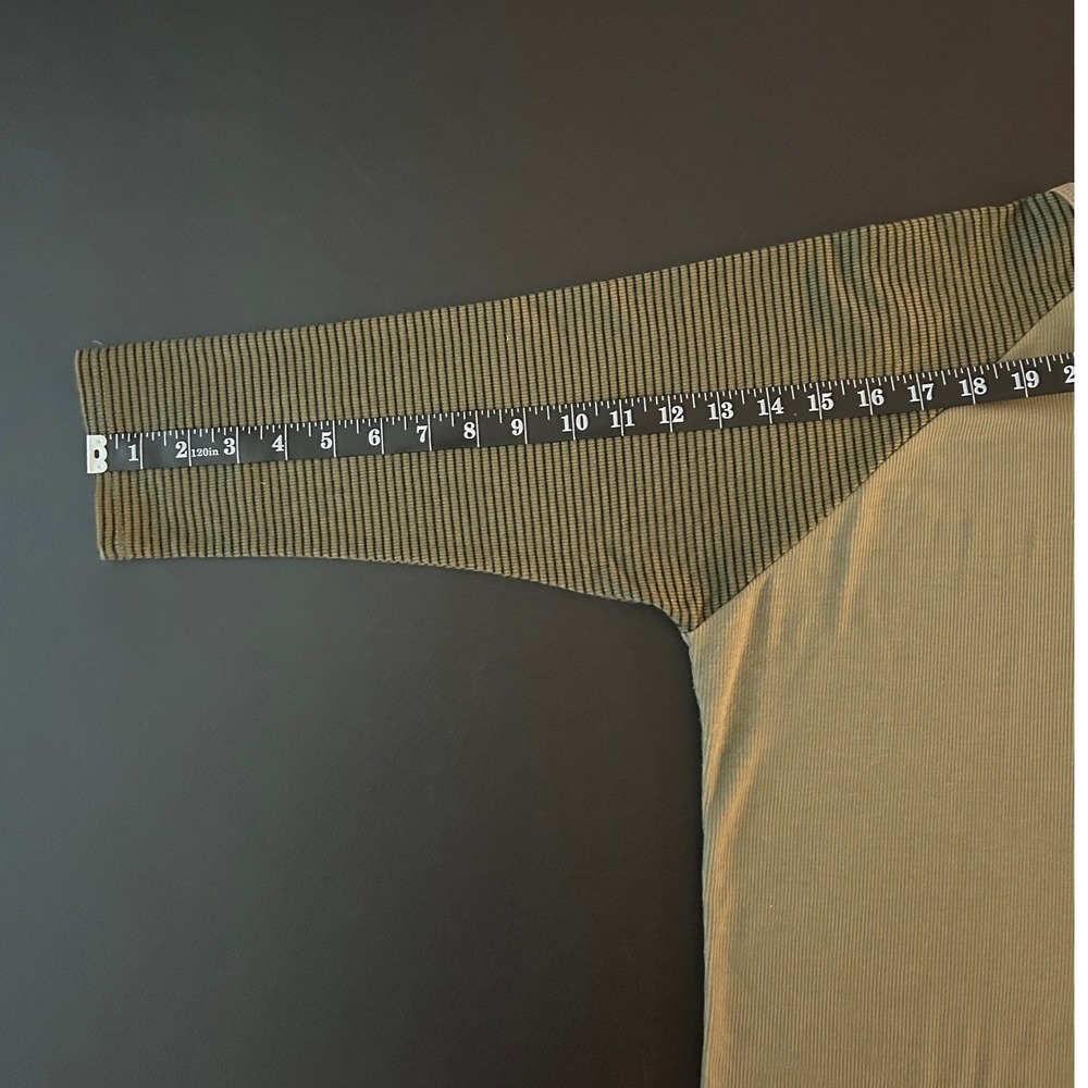 LuLaRoe Randy Baseball Tee Olive Green Ribbed Raglan Striped Sleeve Medium 1414 - Picture 8 of 9